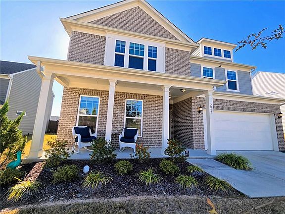 2nd image of 3042 Lowell Rd