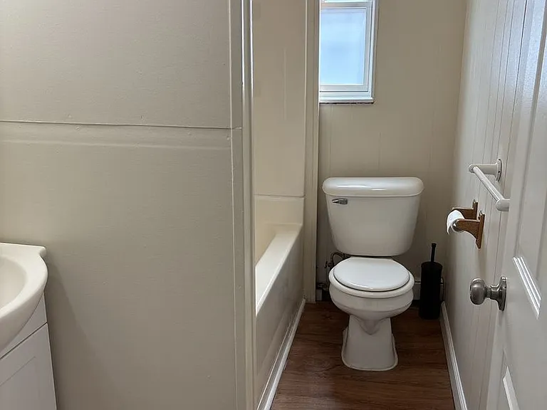 332 Stewart St — Photo 20