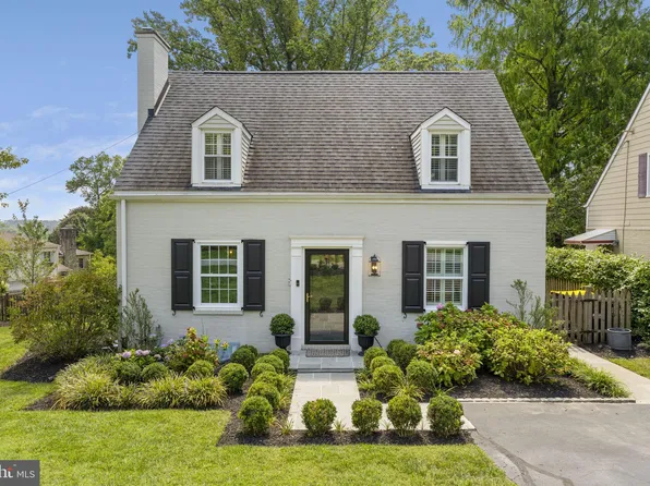 196 Homestead Rd, Wayne, PA 19087