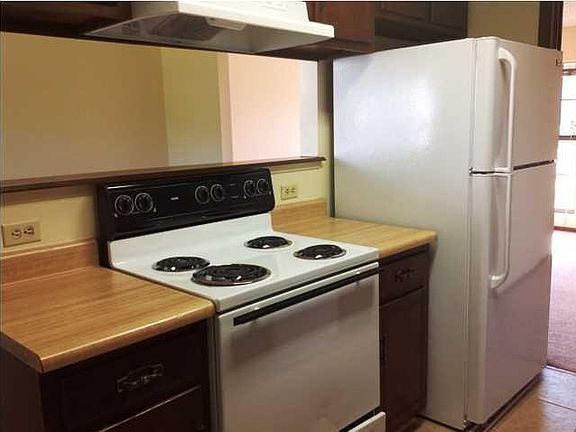 4th image of 122 E Pamela Dr