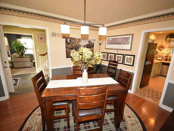 5th image of 2839 Valley Dr