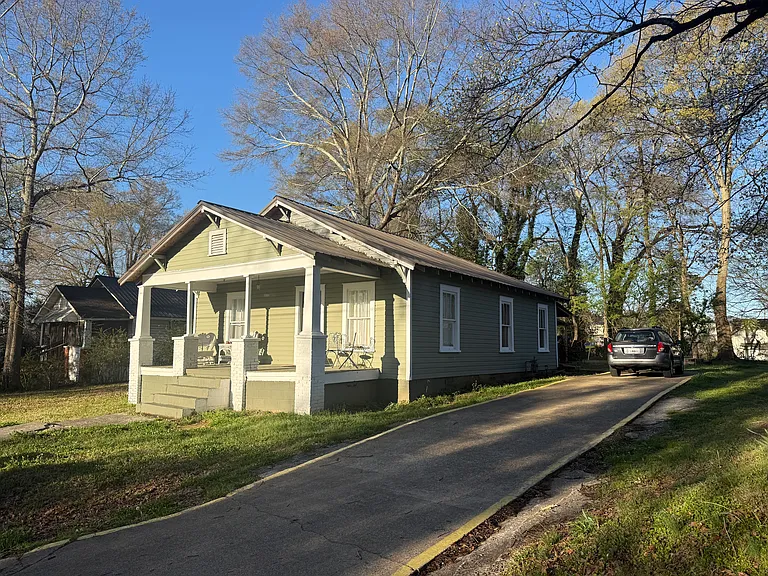 1009 Avenue D NW — Photo 4