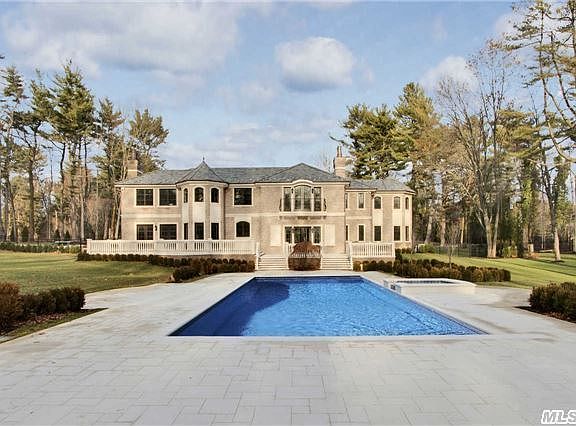 3rd image of 18 Elmhurst Dr