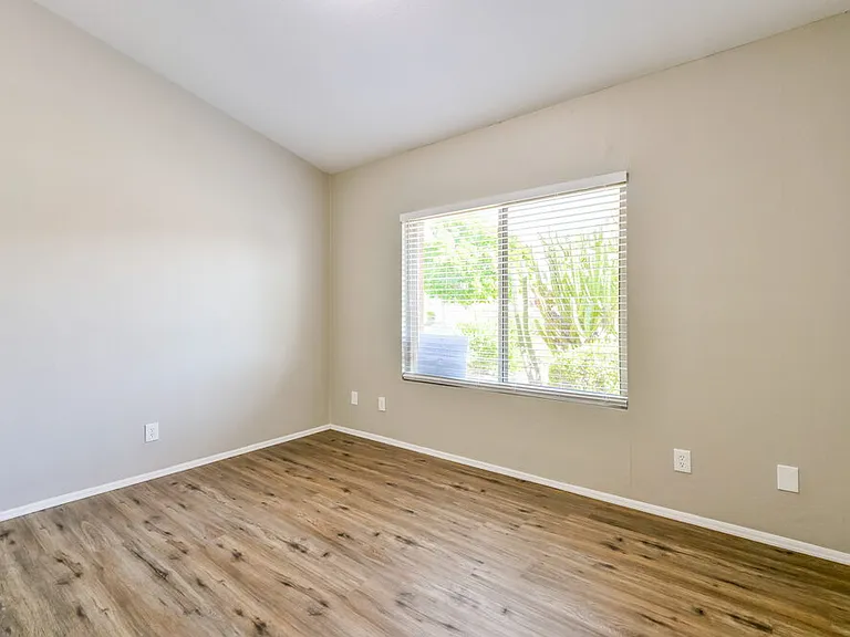 1517 W Antiqua Dr — Photo 14