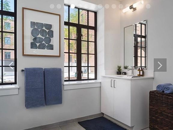 4th image of 2942 N Clybourn Ave #3
