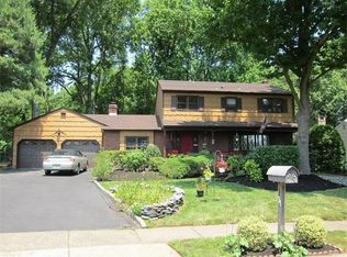 31 Lucille Ct, Edison, NJ