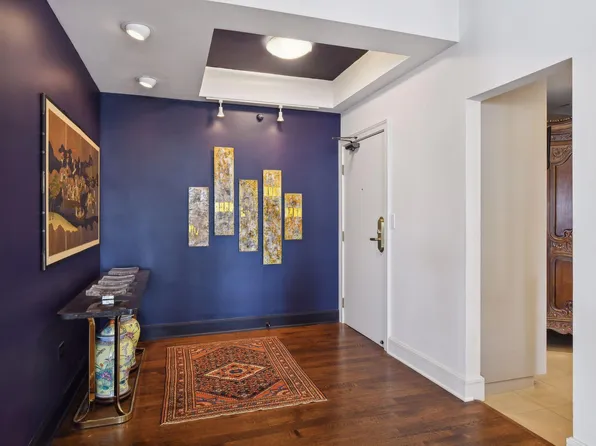 1235 Yale Pl APT 809, Minneapolis, MN 55403
