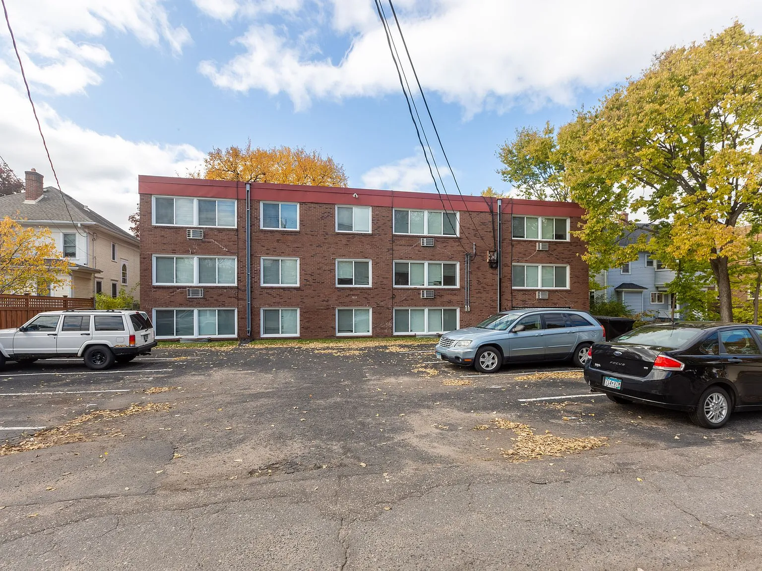 3033 James Ave S — Photo 3