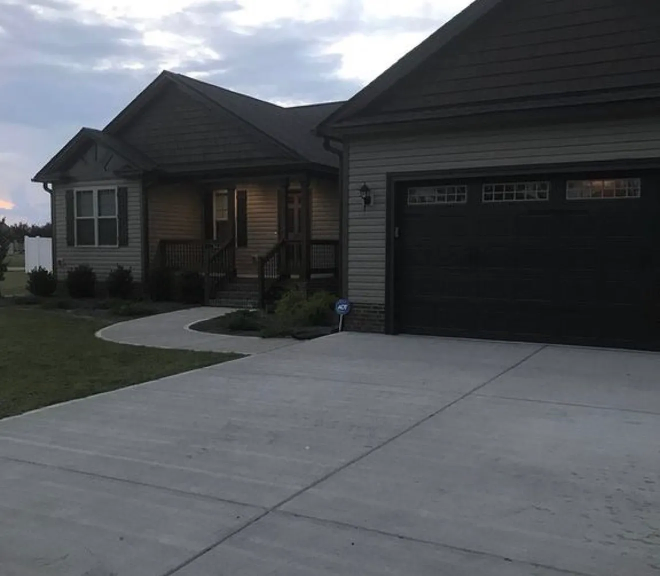 3 bed, 1524 sqft, $2,150 — Photo 1