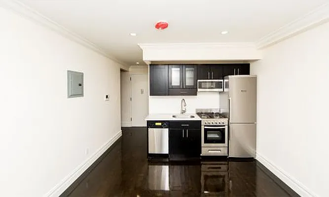 Rented by Icon Realty Management | media 12