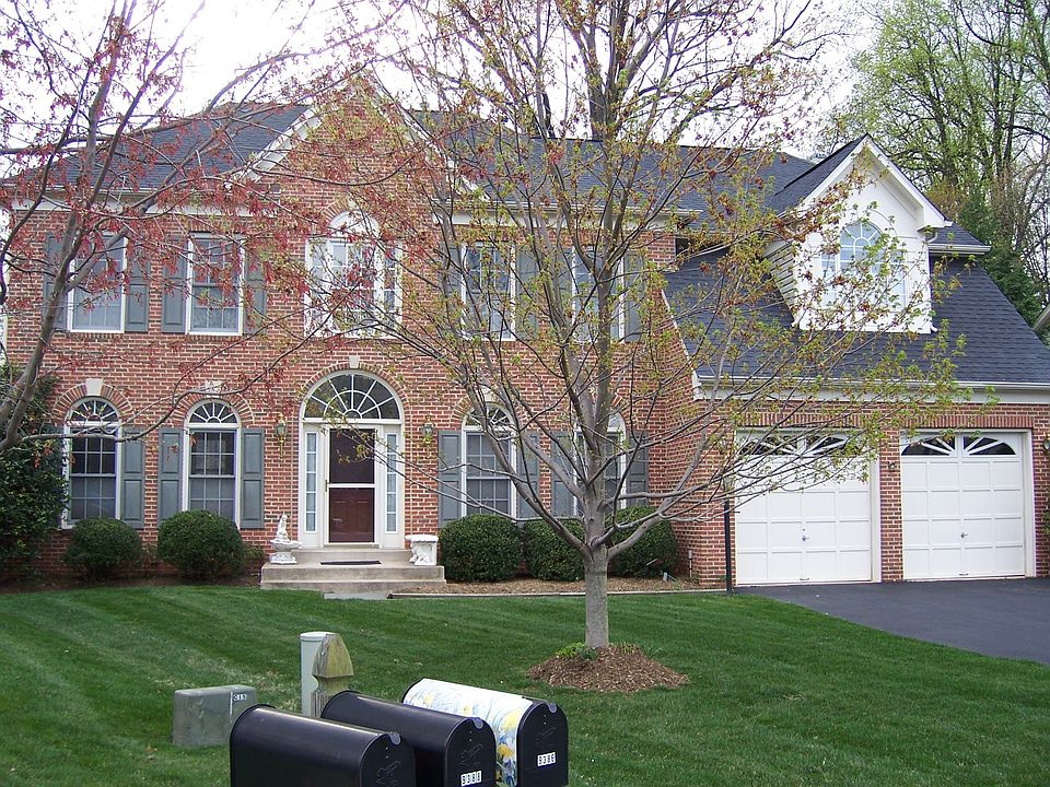 Enclave of homes with No HOA in the heart of Fairfax