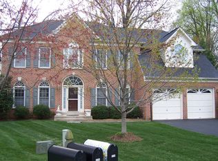 9384 Colbert Ct, Fairfax, VA 22032