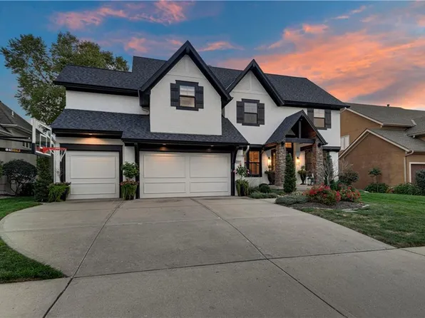 9505 W 161st St, Overland Park, KS 66223