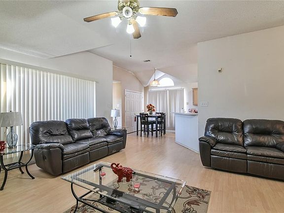 5th image of 1306 Meadow Creek Dr