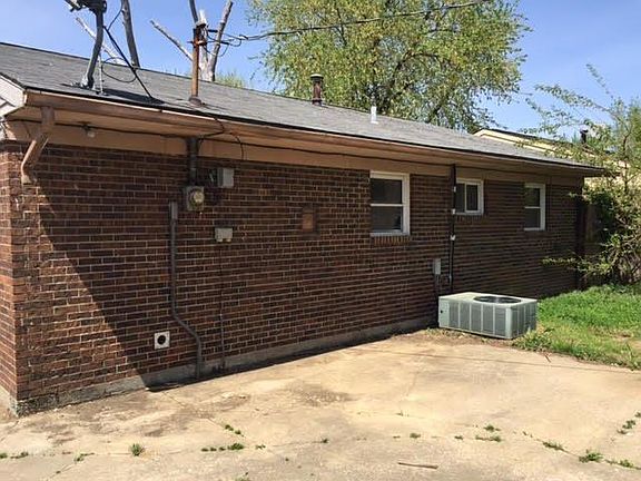 2nd image of 833 Gardenside Dr