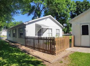 411 B St, Deepwater, MO 64740