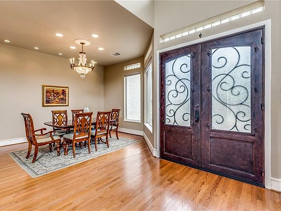 3rd image of 6424 Bermuda Dunes Dr