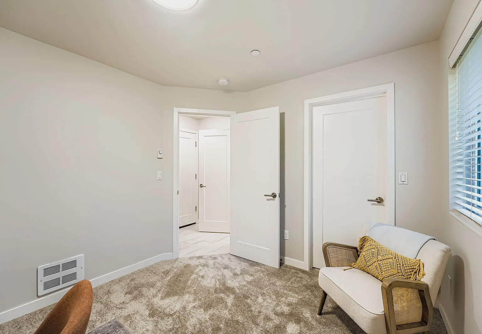 1806 SW 96th Ln — Photo 3