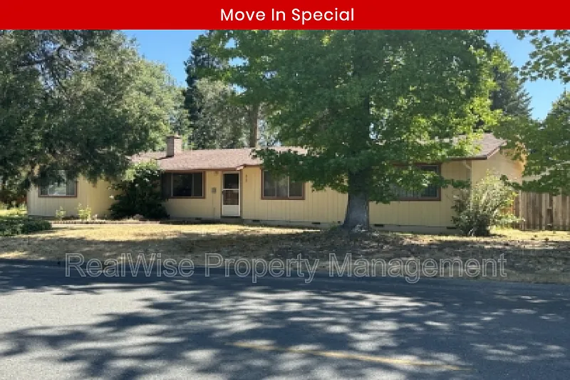 615 SW Westholm Ave photo 1