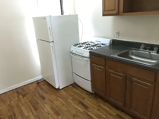 Rented by Zuz Realty | media 23