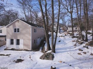51 Roosevelt Trl, Hopatcong, NJ 07843