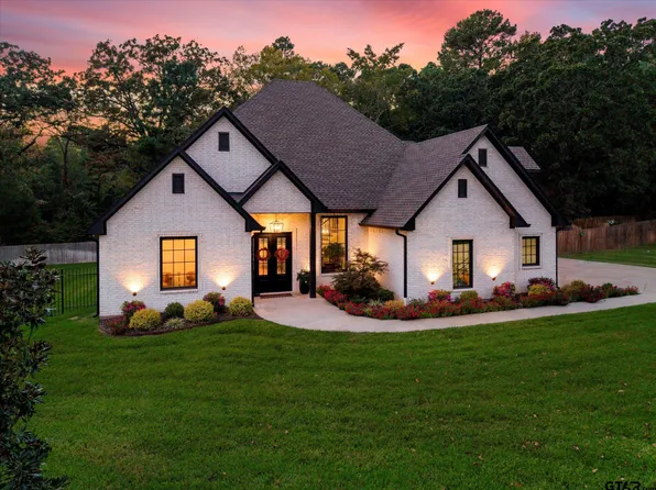 4301 Windrush Blvd, Longview, TX 75604