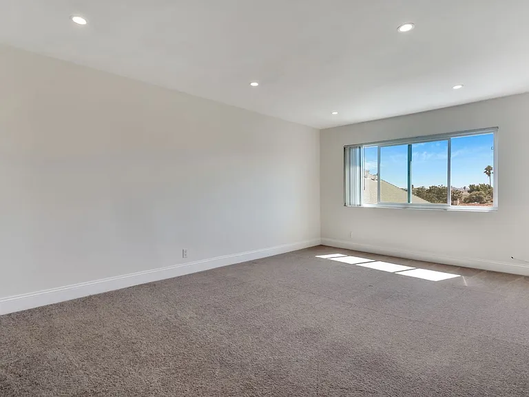 929 S Bedford St — Photo 13