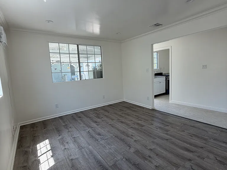 2327 1/2 Gatewood St — Photo 5