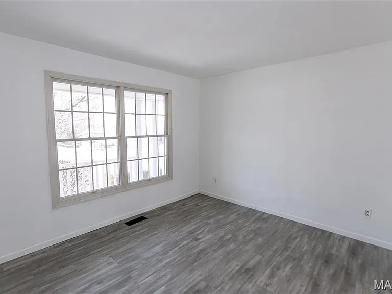 822 Emerald Place Dr — Photo 6
