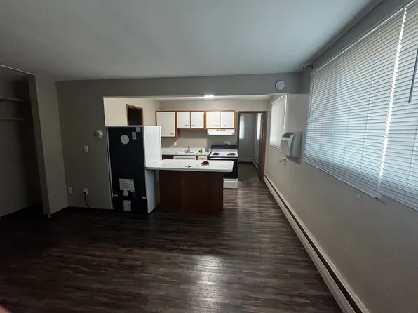 428 Commodore Dr APT 4, Mankato, MN 56001