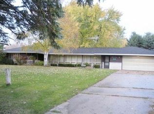8619 E Mannsiding Rd, Clare, MI 48617