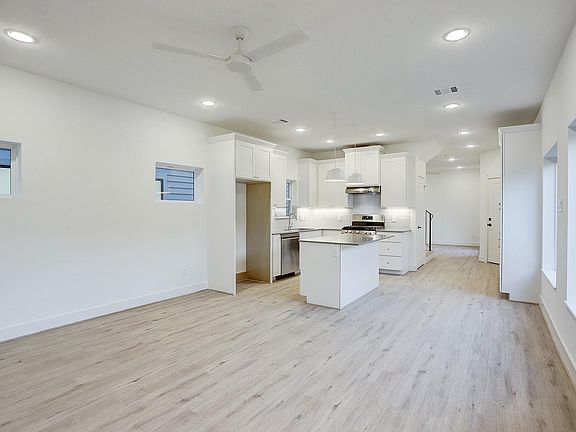 4th image of 7407 Rusk St #A