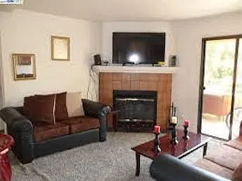 2 bed, 946 sqft, $2,800 — Photo 2
