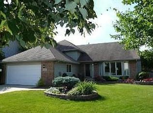 2685 Carriage Way, Aurora, IL 60504