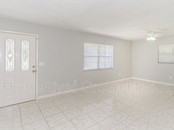 3rd image of 2909 N Pineway Dr