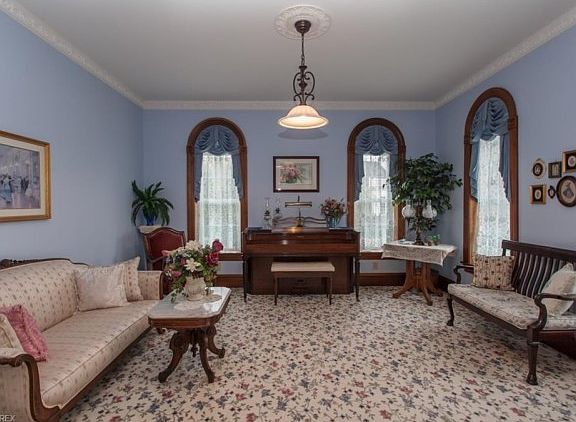 3rd image of 105 Britannia Ct