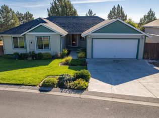 2546 SW Valleyview Dr, Redmond, OR 97756