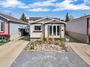 4536 35a Ave NW, Edmonton, AB T6L4T1