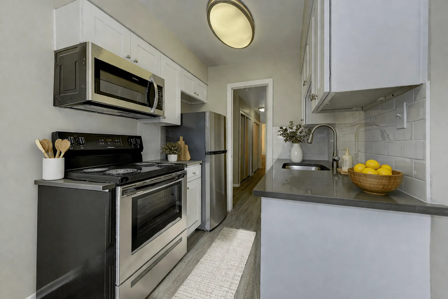 Red Brick Apartments — Photo 4