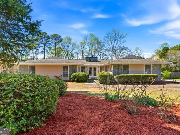 8049 Autumn Woods Dr, Jonesboro, GA 30236