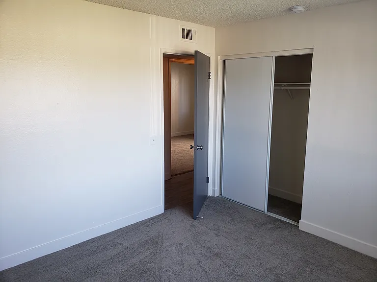 Lakehouse Apartments — Photo 43