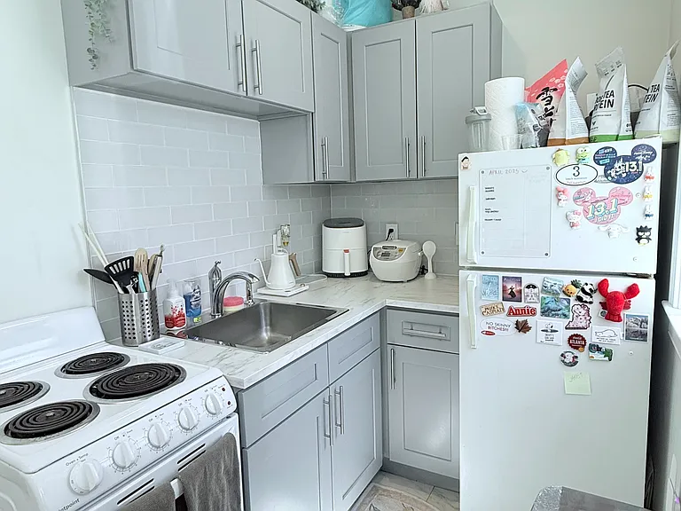 325 Newport Ave #22 — Photo 5