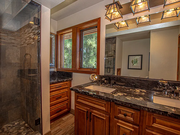 725 Balsam Ln — Photo 35
