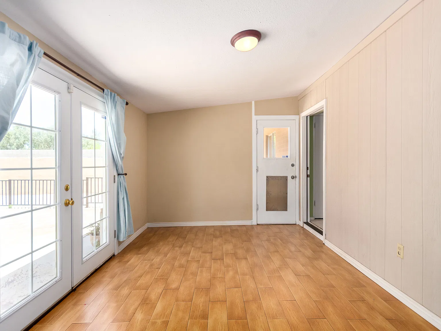 3 bed, 1257 sqft, $1,950 — Photo 4
