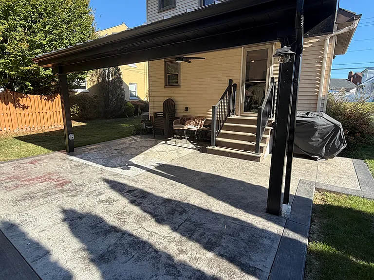 676 Elizabeth St — Photo 26