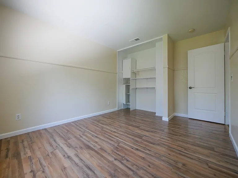 3476 Hawthorne Dr — Photo 14