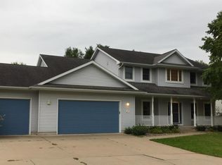 2137 Maplewood Dr, Onalaska, WI 54650