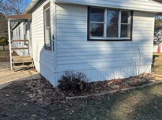 411 Greenview Rd, Belvidere, IL 61008