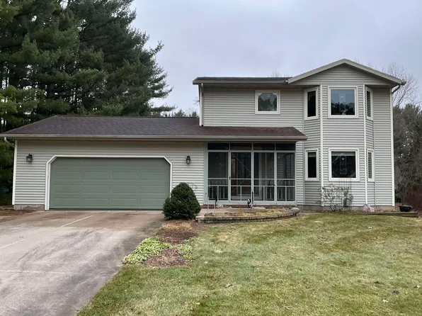 E10471 Pine Cir, Prairie Du Sac, WI 53578