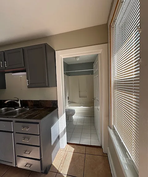 310 W Scott St #A — Photo 25
